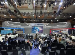 Toyota Camry Terbaru Tampil di IIMS 2025, Pakai Teknologi Listrik?