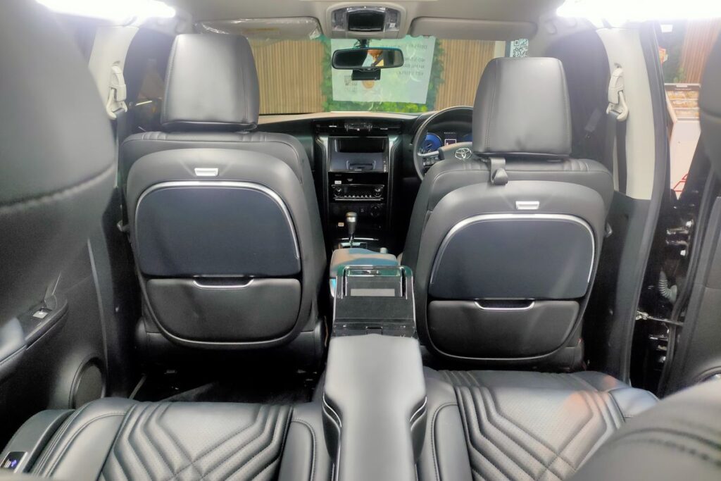 Modifikasi Kabin Toyota Fortuner, Sulap Interior Jadi Ruang VIP Nyaman