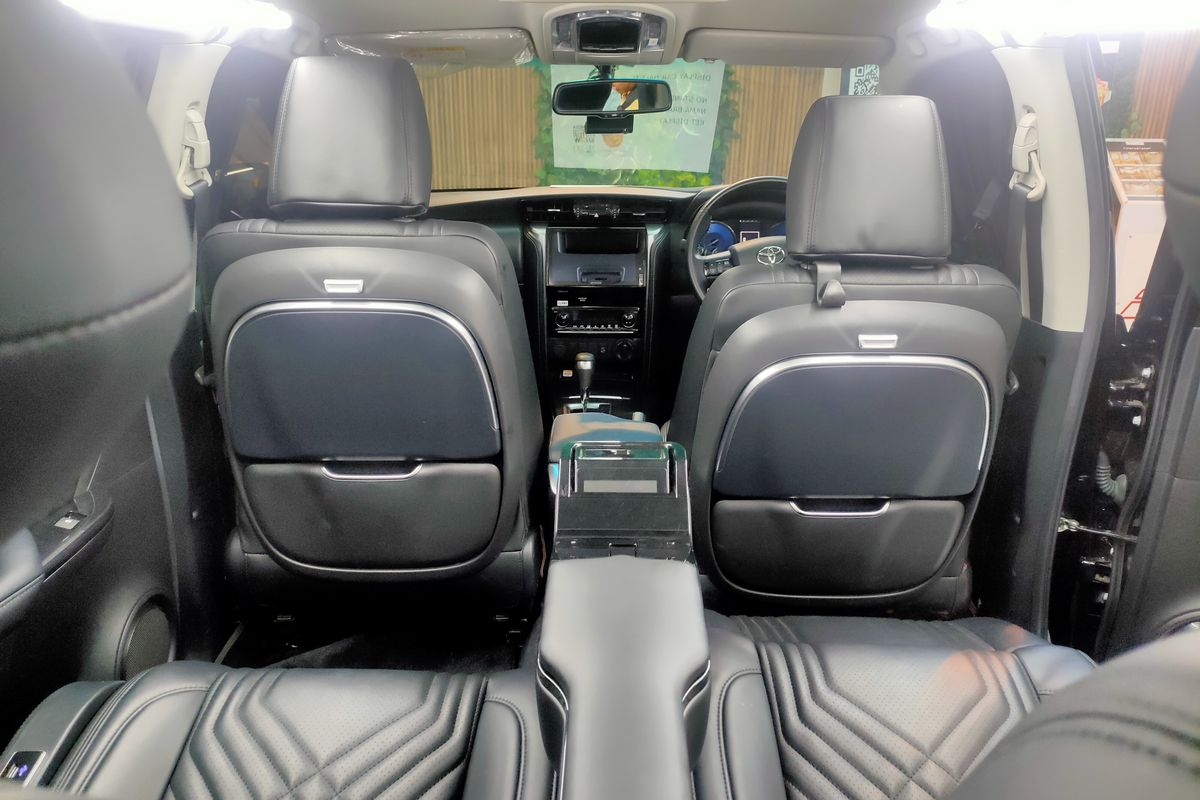Modifikasi Kabin Toyota Fortuner, Sulap Interior Jadi Ruang VIP Nyaman
