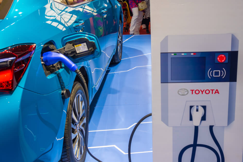 Mobil Hybrid dan Pengisian Daya: Apa yang Perlu Kamu Ketahui?